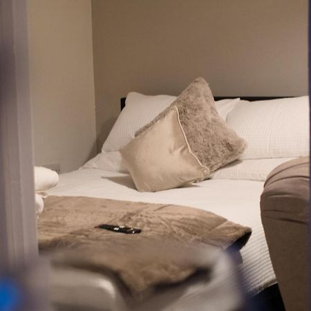 צ'לטנהם 1 Bedroom Apartment - The Opal מראה חיצוני תמונה