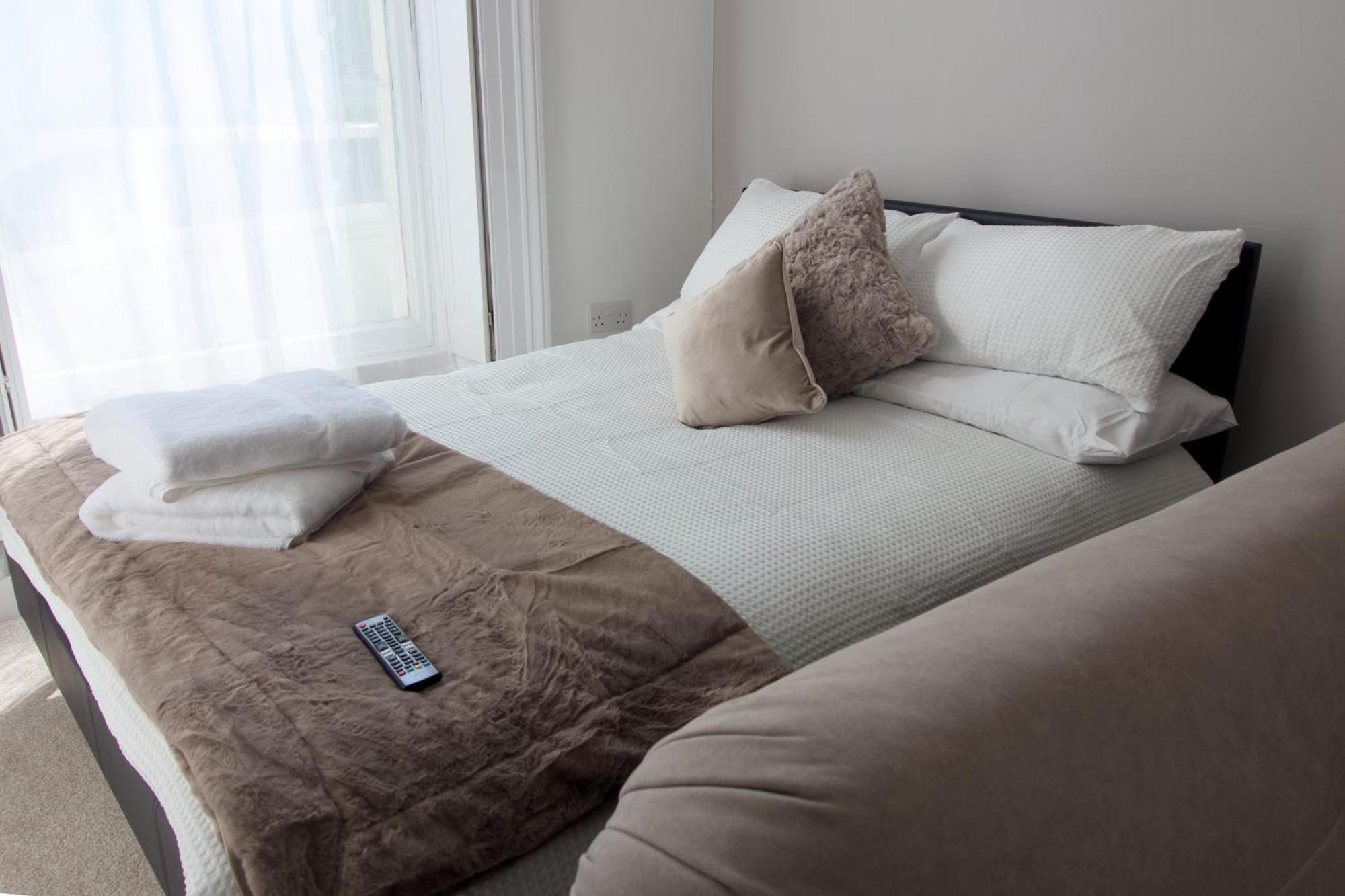 צ'לטנהם 1 Bedroom Apartment - The Opal מראה חיצוני תמונה