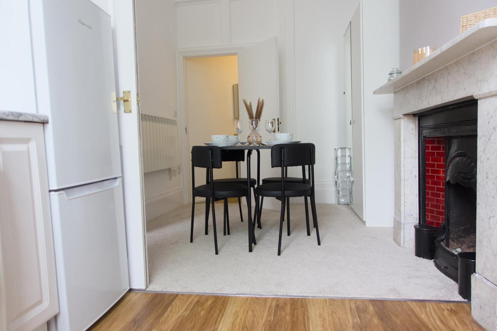 צ'לטנהם 1 Bedroom Apartment - The Opal מראה חיצוני תמונה